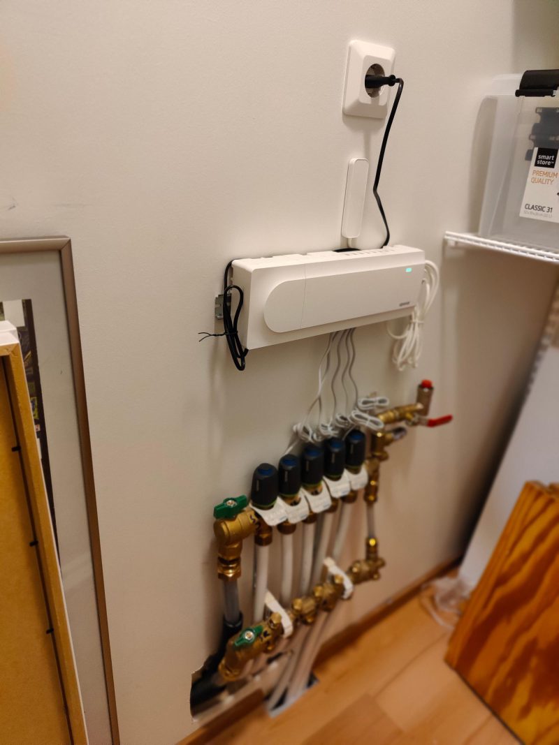 Lattialämmityksen jakotukki - LVI-Pitkänen